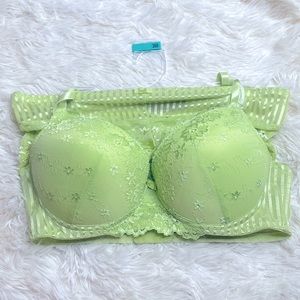 Black Fuchsia by Secret Lace Green Bra & Pantie Set